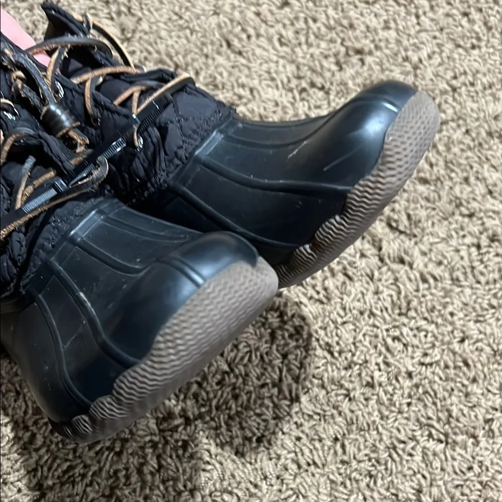 Sperry Black Ankle Boots with Lace-up Design and Waterproof Features